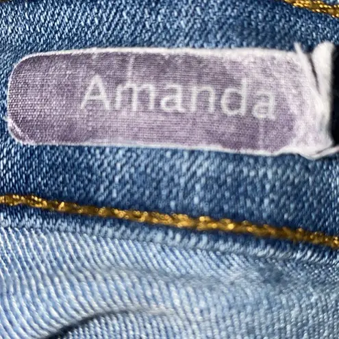 Gloria Vanderbilt Amanda light wash blue jeans average length 5 pockets size 10