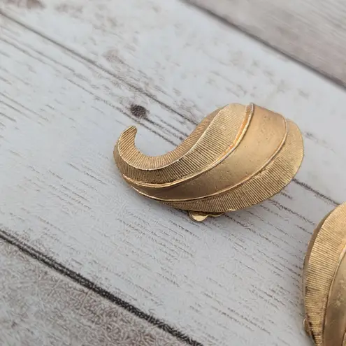 Vintage Clip On Earrings Gold Tone Leaf