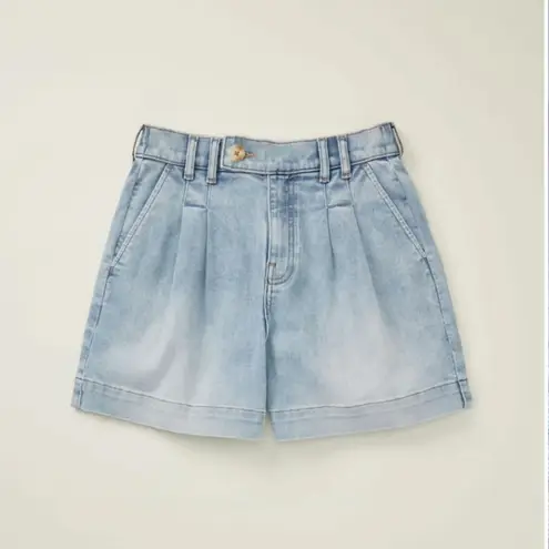 NWT Upwest Pleated Front High Waisted Denim Shorts Light Wash Size Large Blue
