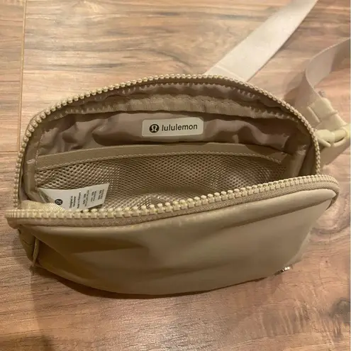 Lululemon Trench 1L Belt Bag -  Belt Bag