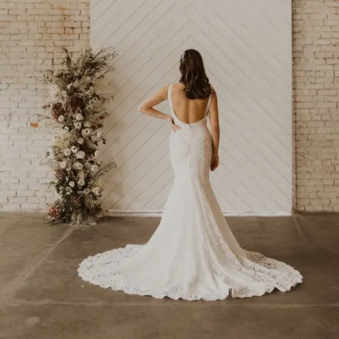 Lis Simon Wedding Dress Style Jordan White Size 12