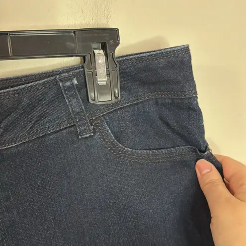 Dana Buchman Dark Rinse Denim Capris Cropped Jeans Size 12