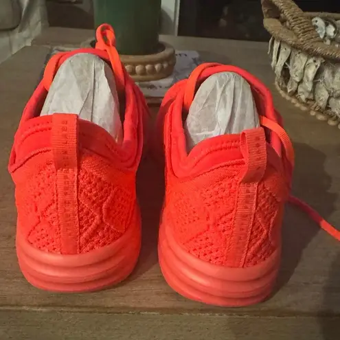 APL Womens TechLoom Phantom Parade Impulse Red Size 11 New in Box MSRP $185 SOO