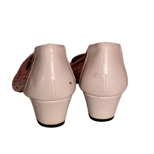 Easy Street Baby Pink Vintage 80s Cutout Low Block Heel Pumps Size 7.5