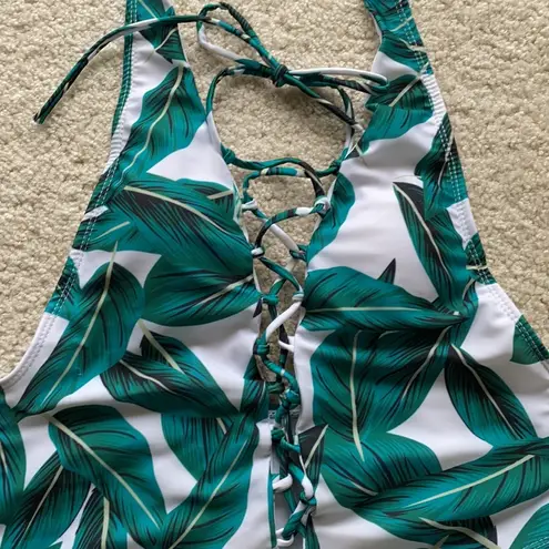 Bright green tropical leaf print onepiece swimsuit Size XL