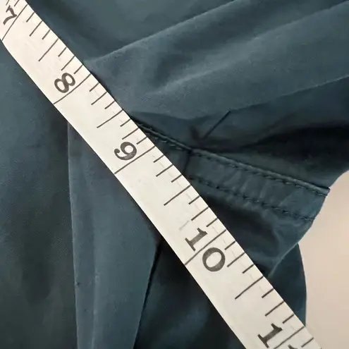 St. John SoCa Green Crop Pants Size 6 Made in USA Quiet Luxury