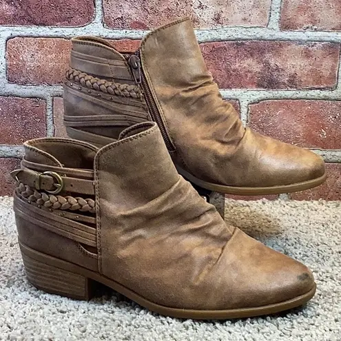 Baretraps  Guenna Ankle Boots