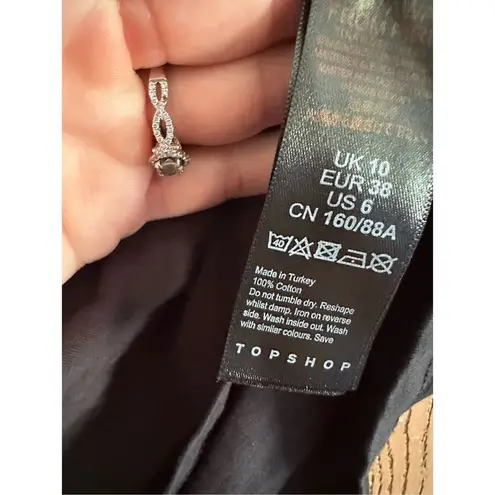 Topshop  “Tokyo” black crop top sz 6