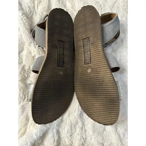 Diba True Size 8 Fair Enough Leather Sandal Grey Silver Strap Comfort Resort Gray