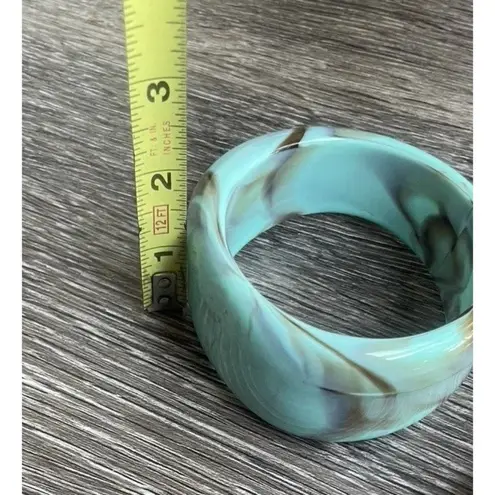 Vintage Wood & Groovy Acrylic Bangle Bracelets Wavy Stacking Thick Chunky Sz 8” Blue