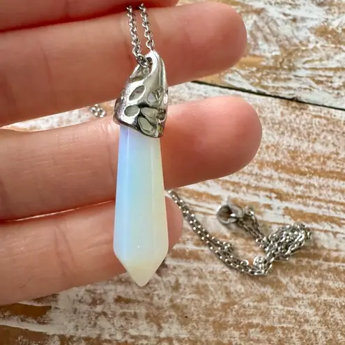🫧Pendulum Opalite Pendant w/ Silver Chain🫧 White