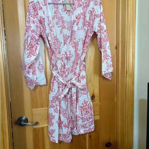 Anthropology Plum Pretty Sugar Kimono style Robe Pink White Floral Belted Size S