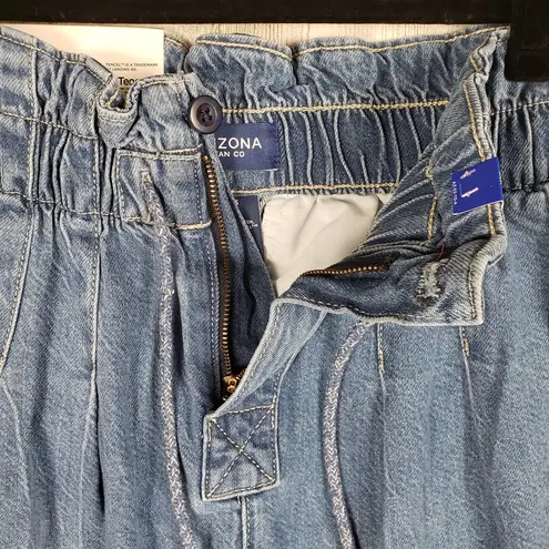 Arizona Jeans NWT Arizona Jean Co Blue Denim High Rise Paper bag Mom Jeans Junior's Size 5