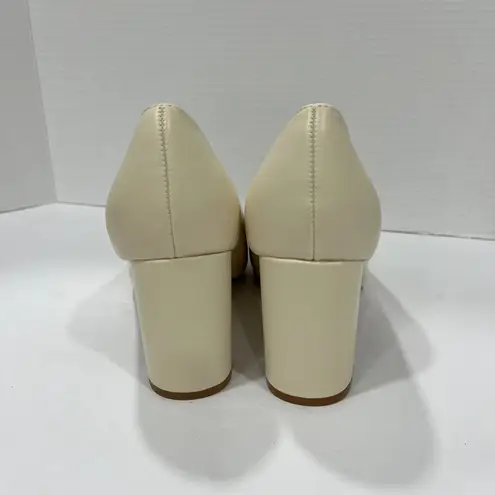 Journee Collection Womens Simonne Pointed Toe Block Heel Pumps. Size: 9.5WD