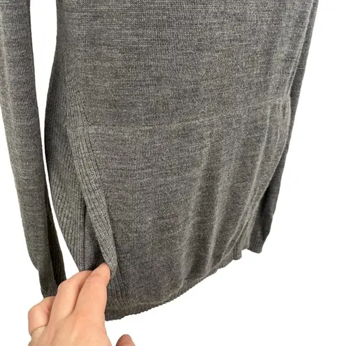 Lululemon  100% Merino Wool Turtleneck Kangaroo Pocket Thumbholes Gray size 6