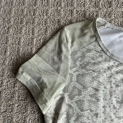 Anatomie Womens XS Green Snake Print Mesh Sleeve Top T Shirt Tee Workout Yoga
