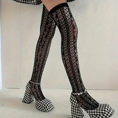 Black Lace Hollow - Image 6