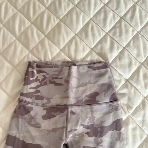 Lululemon Wunder Under High Rise 7/8 Ankle Leggings Womens Size 2 Purple Camo
