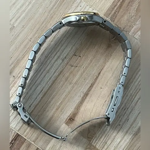 Citizen Eco-Drive Solar Ladies Watch Two-Tone Bracelet Silver Dial New Crystal