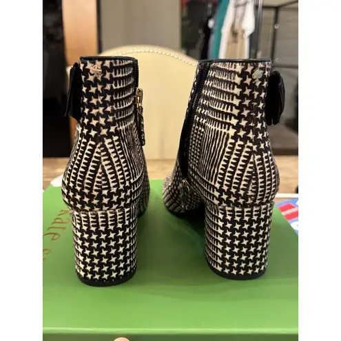 Kate Spade New York BLACK/WHITE Women's Holly Boots Size 7.5 Bow Houndstooth