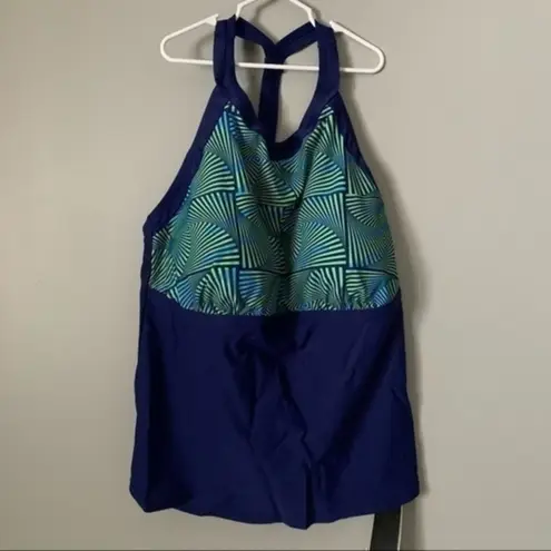 Adidas NWT.  Women’s Tankini Swim Top