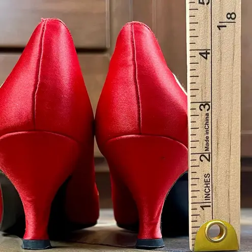 Sacha London Floral Embroidered Vintage Pumps Heels 7 Red