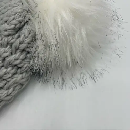 Fabletics  Chunky Pom Beanie Knit Hat Cloud Gray - Image 4