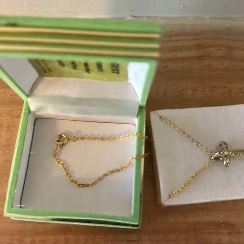 August Peridot Cross Necklace Gold