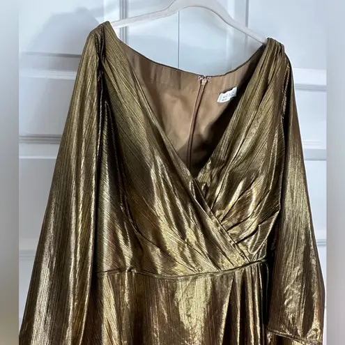 Mac Duggal Chic Gold Metallic Cocktail Dress NWT