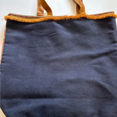 A & P DENIM MULTICOLORED BOHEMIAN TOTE ONE ZIP POCKET INSIDE CLEAN INTERIOR Blue