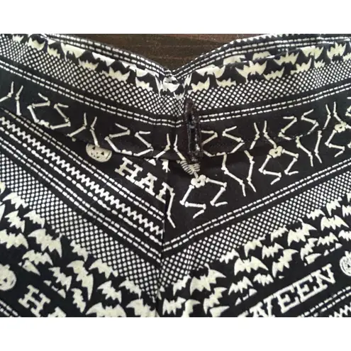 Vintage Halloween Cat Skull Witch Moon Pumpkin Black White Wrap Around Skirt Size undefined