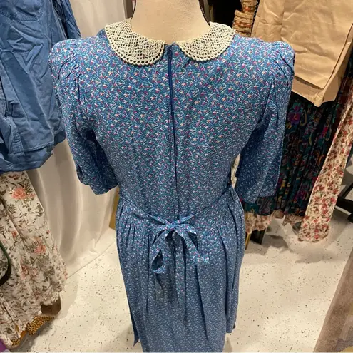 Vintage blue floral retro 60’s