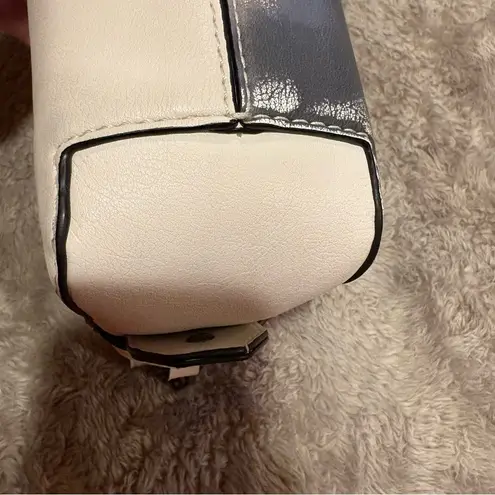 Vera Wang Cross Body Bag Dyed with Gray & White Color