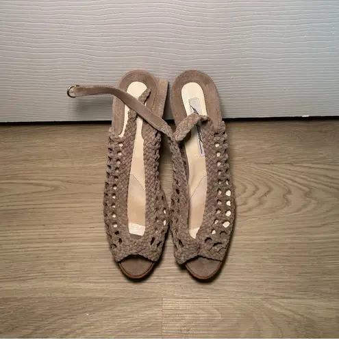 Brian Atwood Tan Sandals woven leather women’s 8 38.5 summer party going out