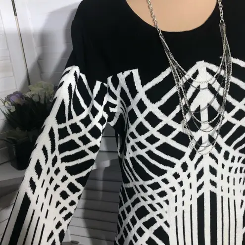 Taylor black white abstract pattern sexy bodycon 3/4 sleeves sweater dress Sz M Size M