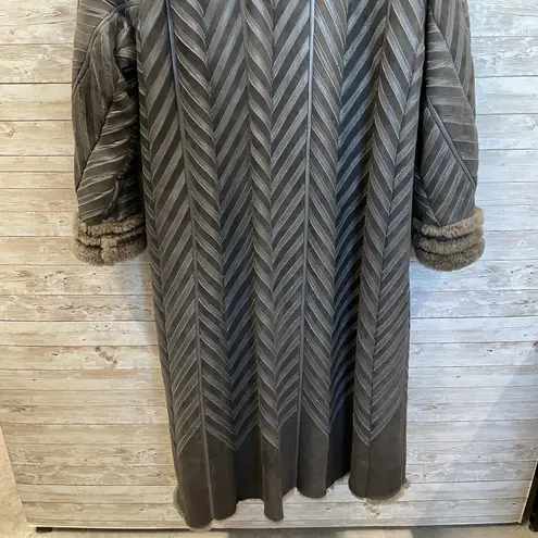 Vintage Womens S (No Size label) Coat Leather Long Chevron Pattern Lined Jacket Gray