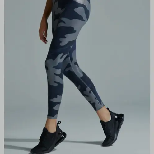 Noli Guerra Metallic Foil Camo Leggings Size M Blue Gray Activewear Yoga Gym