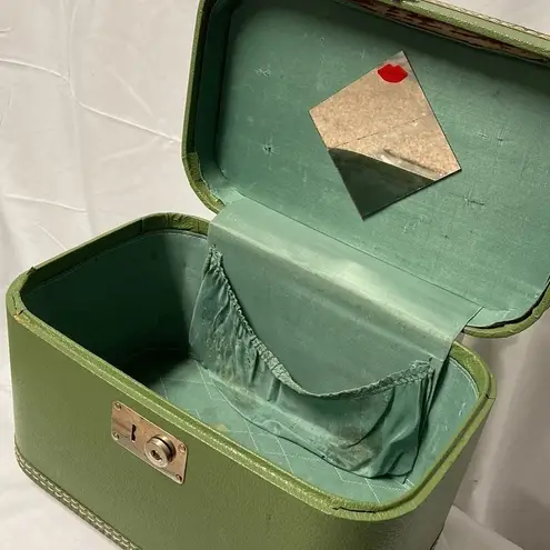 Vintage Carilite Vanity Train Case
