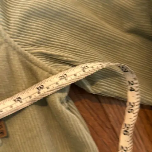 Levitate clothing Camden NWOT 2021 green corduroy jacket size small