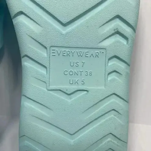 Totes Everywear Turquoise Cushioning Comfort Slip On Beach Sandals Size US 7 Blue