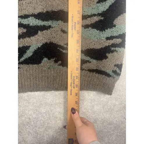 Barefoot Dreams CozyChic Seaside Crew Neck Pullover Sweater Camo Size Large