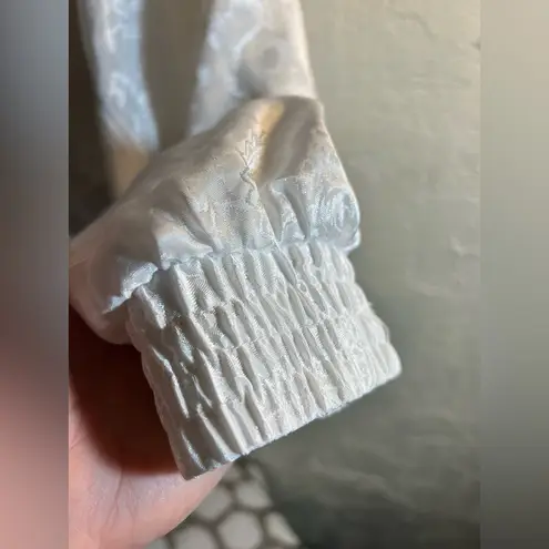 Vintage Ellesse Athletic Jacket Embossed White design w gold piping Zip front Size undefined