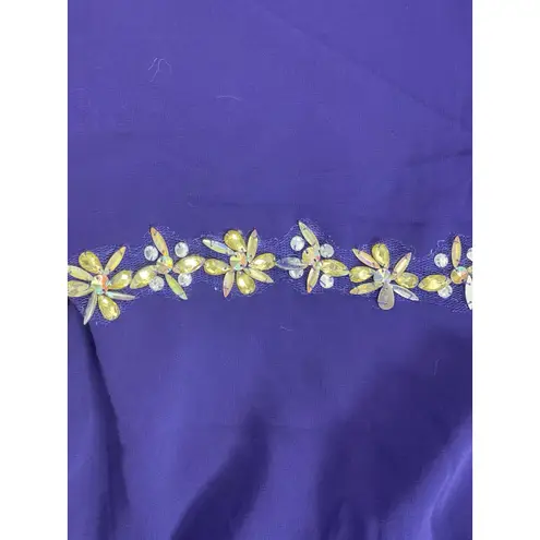 May Queen Couture Women's purple lace detail long formal gown size 20