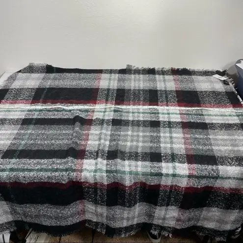 DAVID AND YOUNG Black Plaid Square Scarf Stylish & Cozy NWT