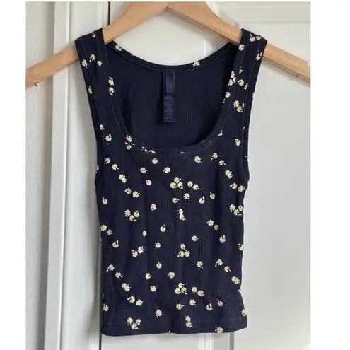 SKIMS Cotton Rib Tank in Navy Daisy Print, Size XXS