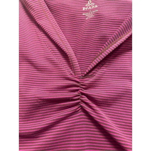 prAna active wear top magenta stripe hooded sz L