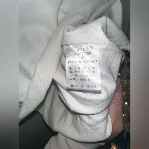 Mod Ref Pre owned  distressed oversized crewneck sweatshirt. 🤍 - Image 4