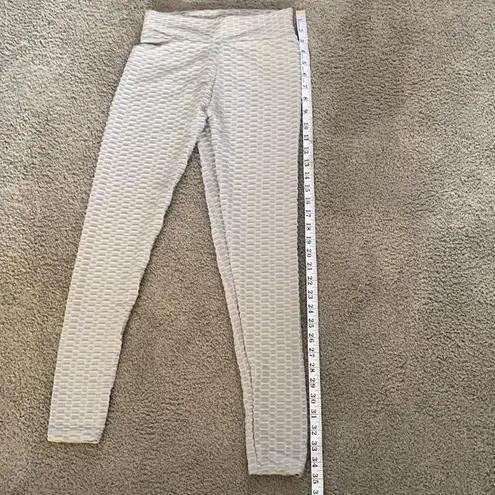 Women’s Leggings/High Waisted Yoga Pants Textured Gray Fabric Size M NEW Size M