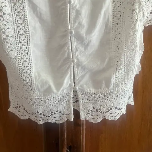 Abercrombie & Fitch ABERCROMIE & FITCH White 100% Cotton Crochet Eyelet Top Size Small