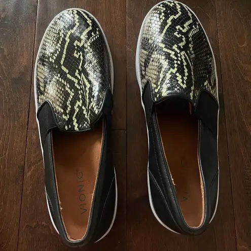 Vionic new  demetra boa snakeskin leather slip on sneaker shoes black size 10